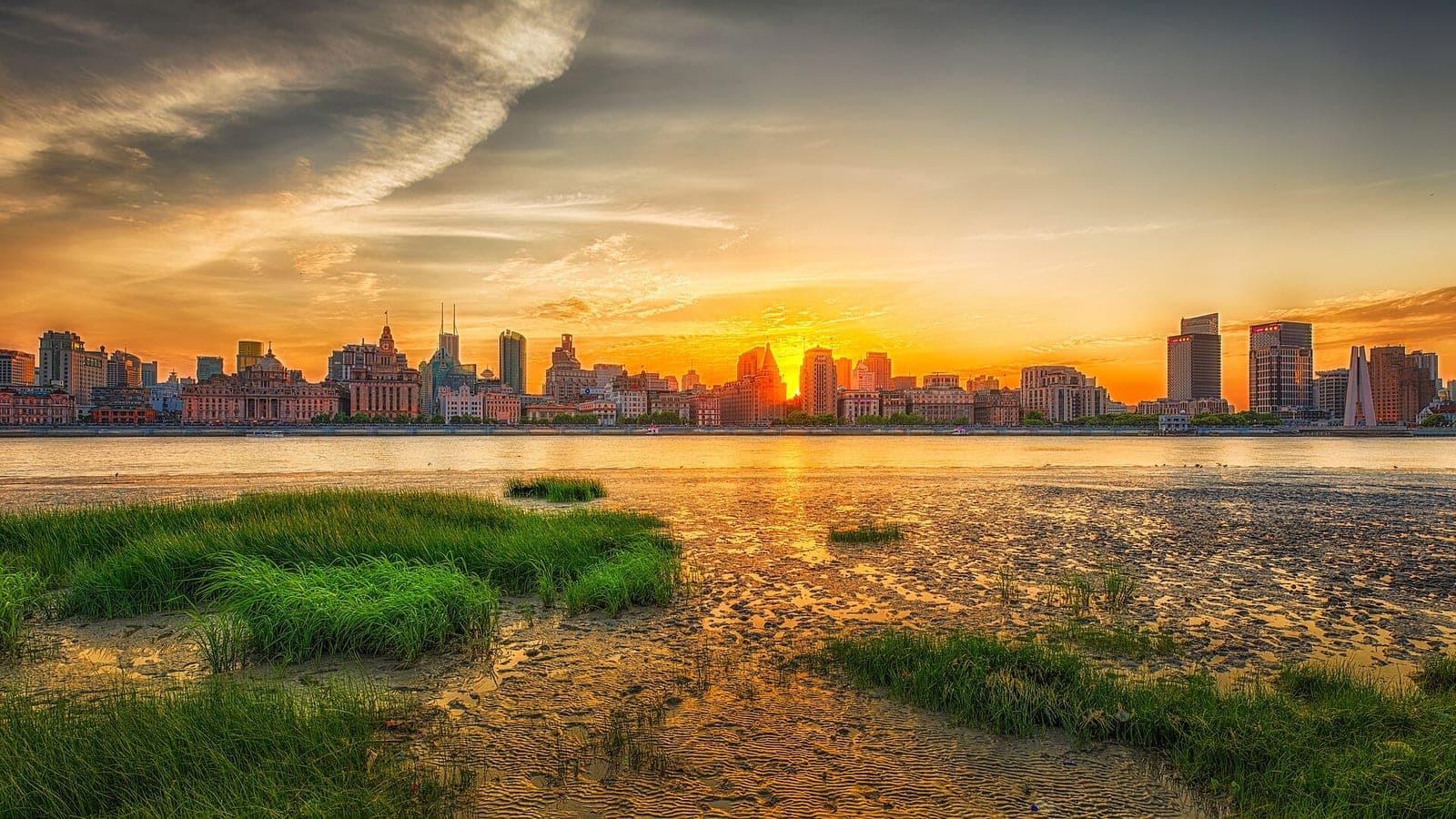Sunset along Shanghai’s waterfront