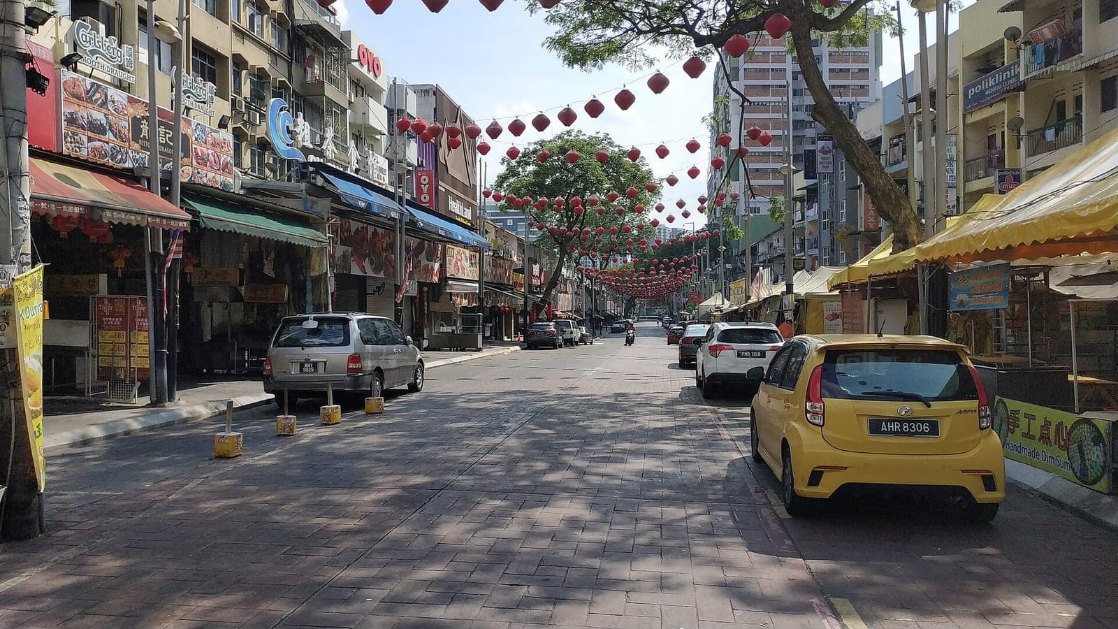 The shops and restaurants of Jalan Alor