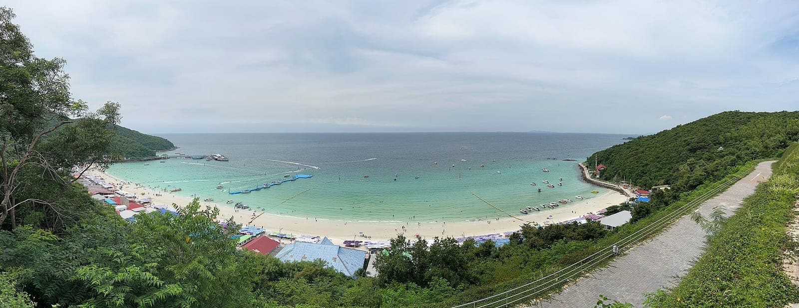 Tawaen Beach on Koh Larn